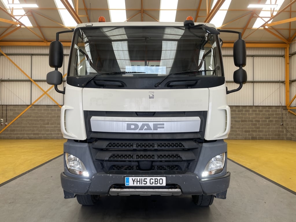 DAF CF400 *EURO 6* 8X4 HOOKLOADER – 2015 – YH15 GBO