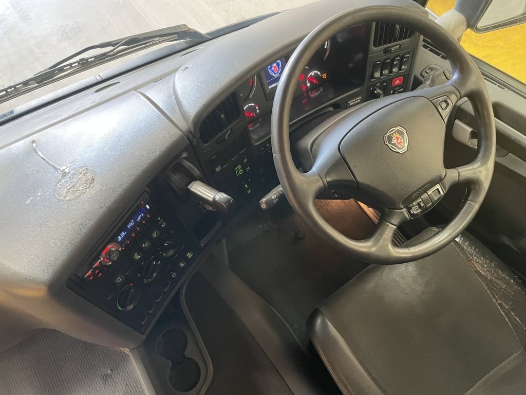 SCANIA G320 HIGHLINE *EURO 6* 26 TONNE 6X2 CURTAINSIDER – 2015 – YP15 ONR