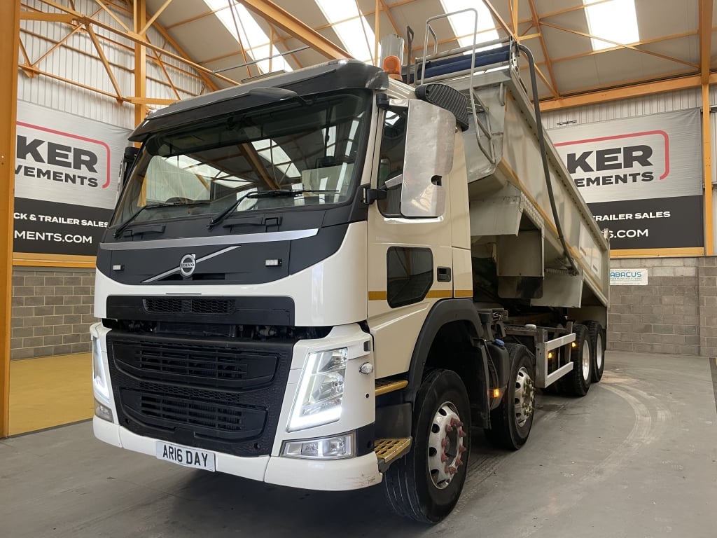 VOLVO FM 370 *EURO 6*, 8X4 STEEL TIPPER – 2016 – AR16 DAY