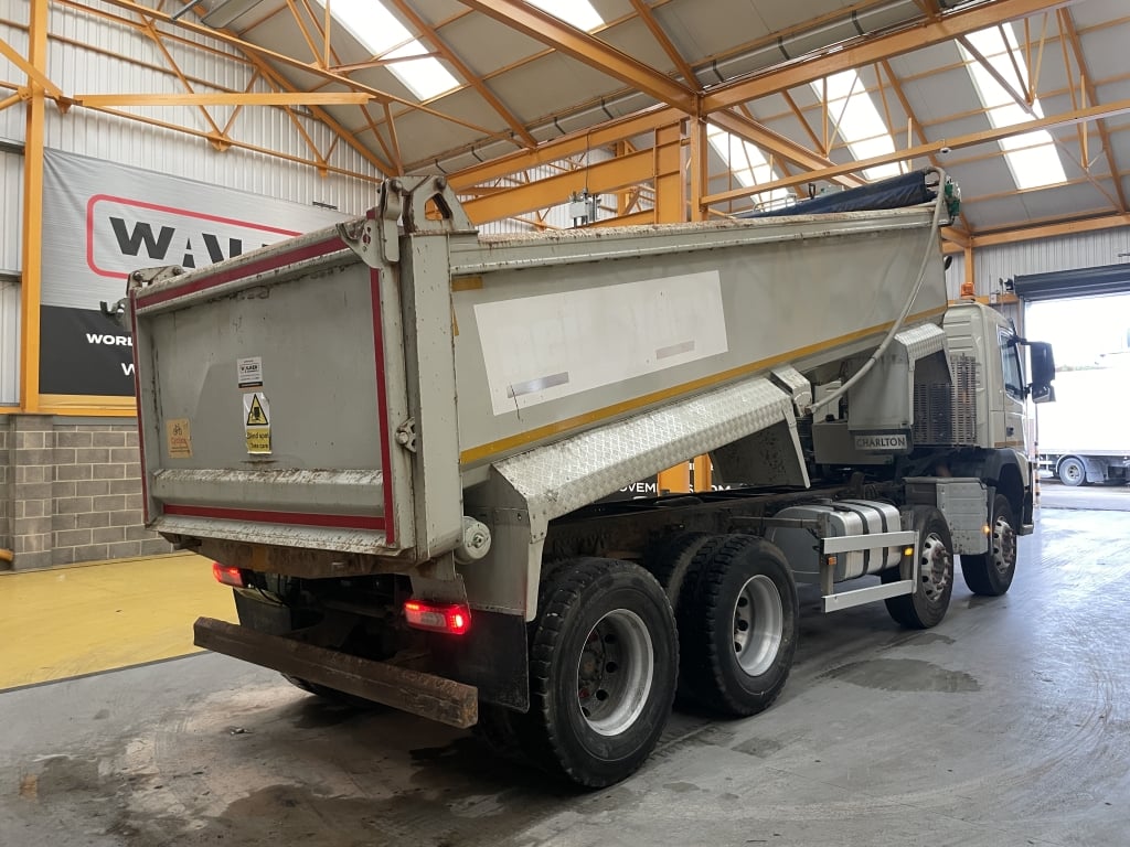 VOLVO FM 370 *EURO 6*, 8X4 STEEL TIPPER – 2016 – AR16 DAY