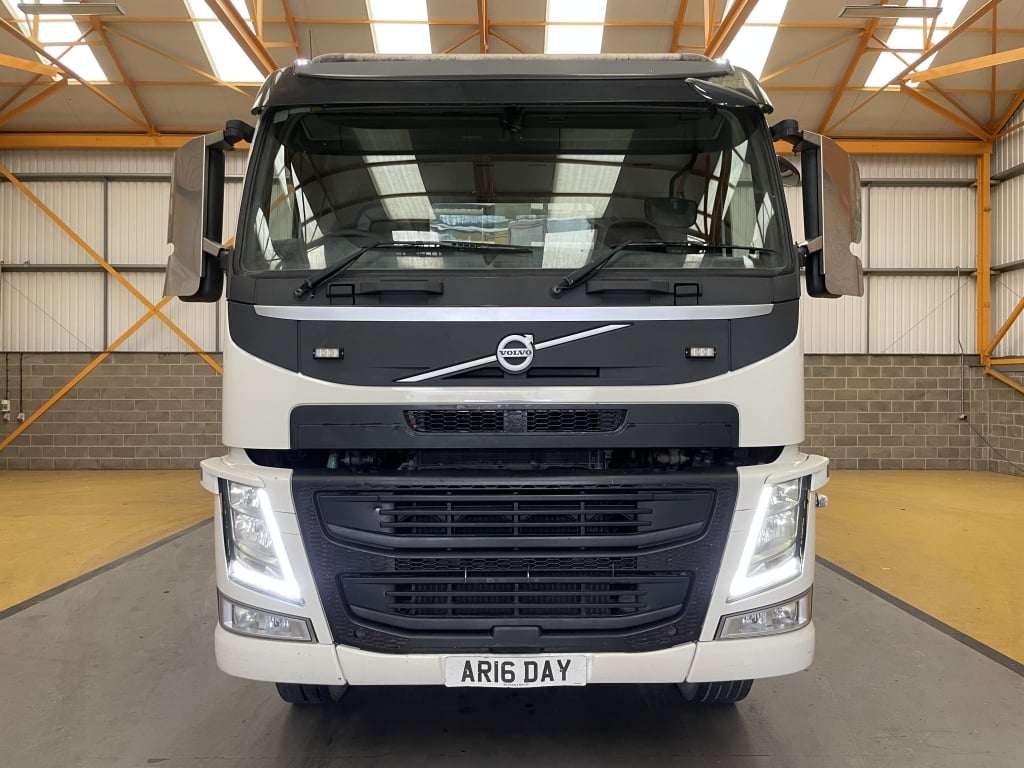 VOLVO FM 370 *EURO 6*, 8X4 STEEL TIPPER – 2016 – AR16 DAY