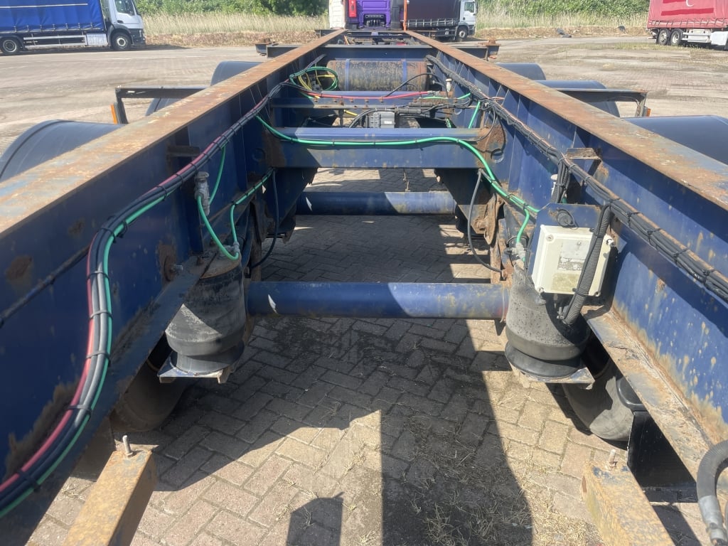 M&G 40FT FIXED SKELETAL TRAILER – 2001 – C069286