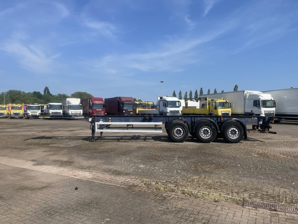 M&G 40FT FIXED SKELETAL TRAILER – 2001 – C069286