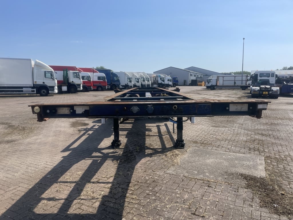 M&G 40FT FIXED SKELETAL TRAILER – 2001 – C069286