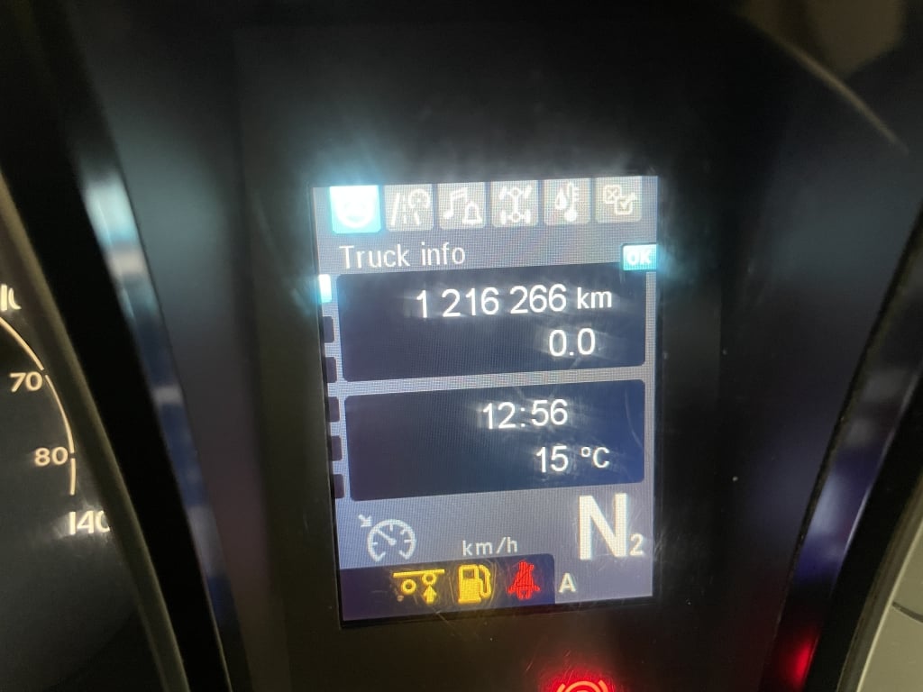 MERCEDES ACTROS 2551 GIGASPACE *EURO 6* 6X2 TRACTOR UNIT – 2014 – GN64 SVT