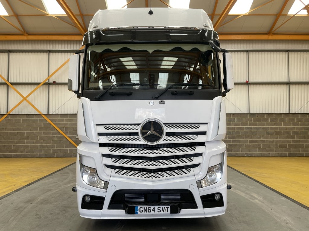MERCEDES ACTROS 2551 GIGASPACE *EURO 6* 6X2 TRACTOR UNIT – 2014 – GN64 SVT