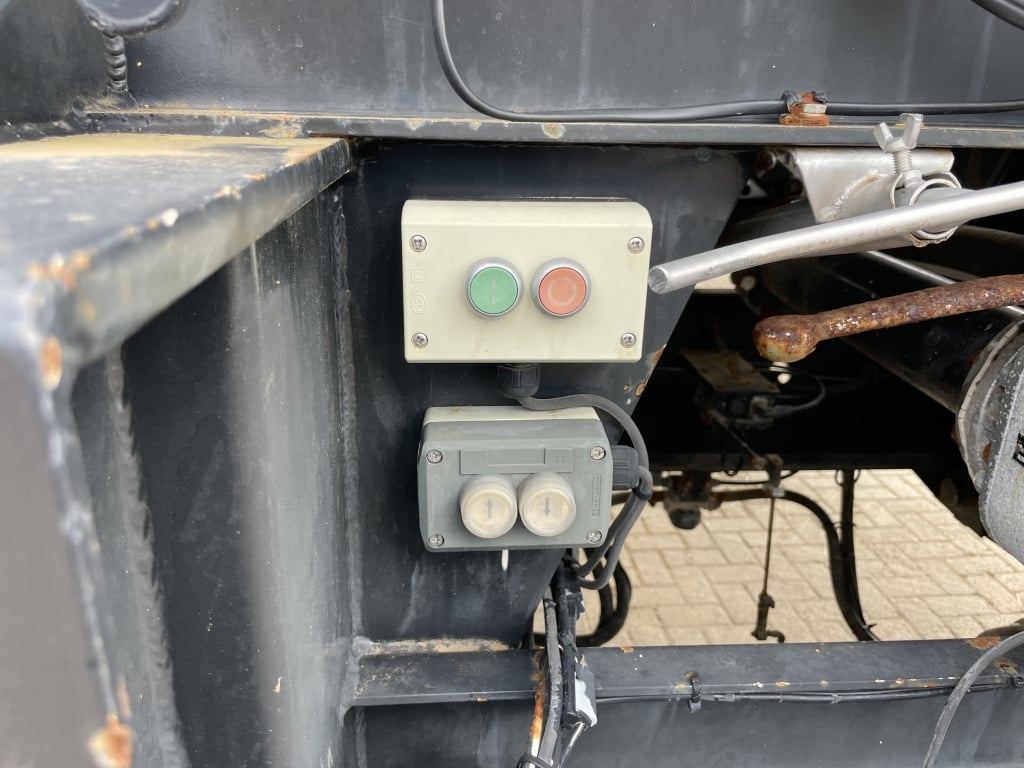 SPITZER LITRE SINGLE AXLE CEMENT TANKER/BLOWER TRAILER – 2006 – C441576