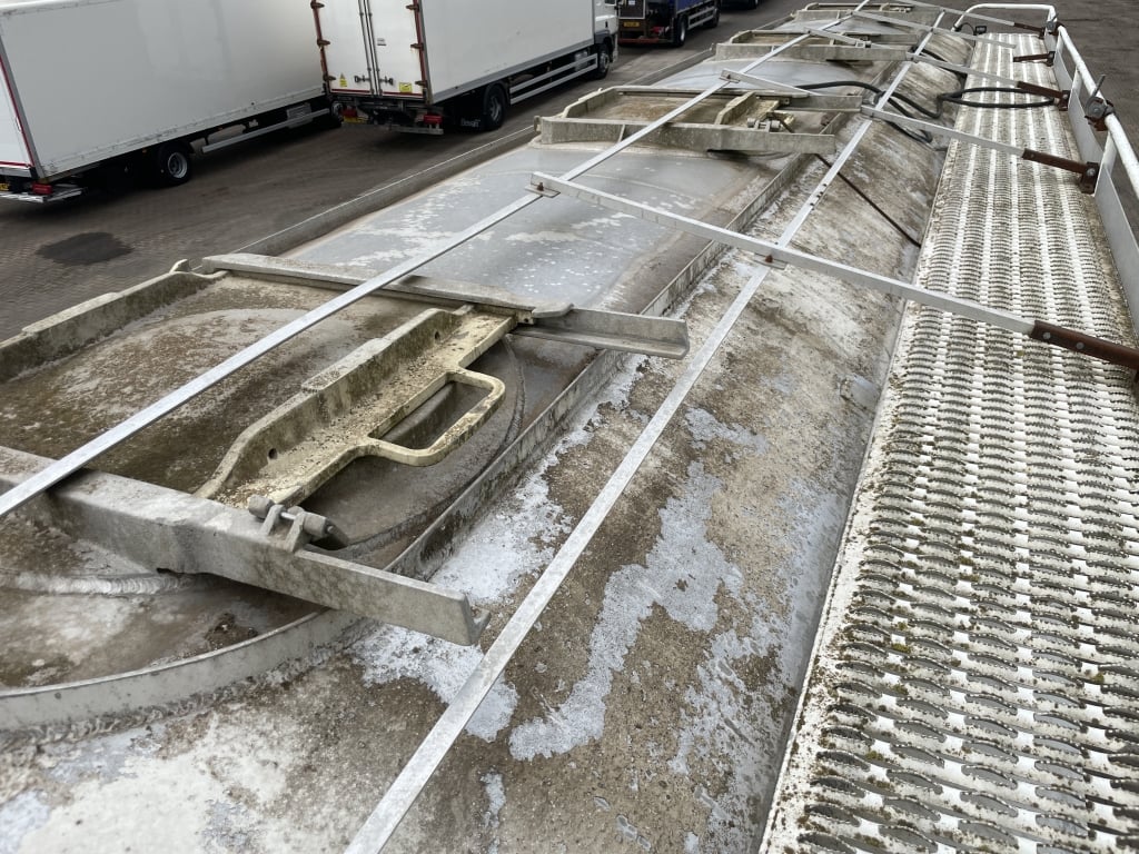 SPITZER LITRE SINGLE AXLE CEMENT TANKER/BLOWER TRAILER – 2006 – C441576