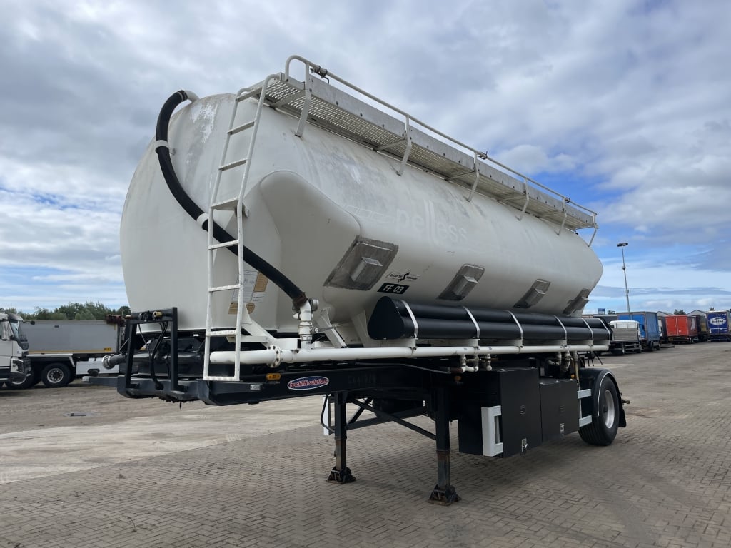 SPITZER LITRE SINGLE AXLE CEMENT TANKER/BLOWER TRAILER – 2006 – C441576