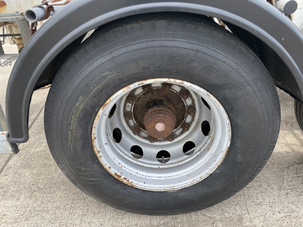 ROBUSTE KAISER TANDEM AXLE 20FT TIPPING SKELETAL TRAILER – 2004 – C631823