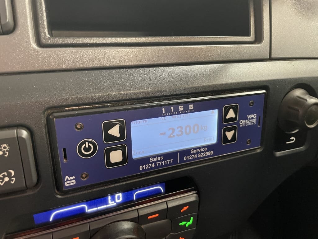 DAF CF450 8X2 TRIDEM BENNE BASCULANTE/SOUFFLEUSE EN ALUMINIUM POUR MARCHANDISES EN VRAC – 2018 – DN68 URW