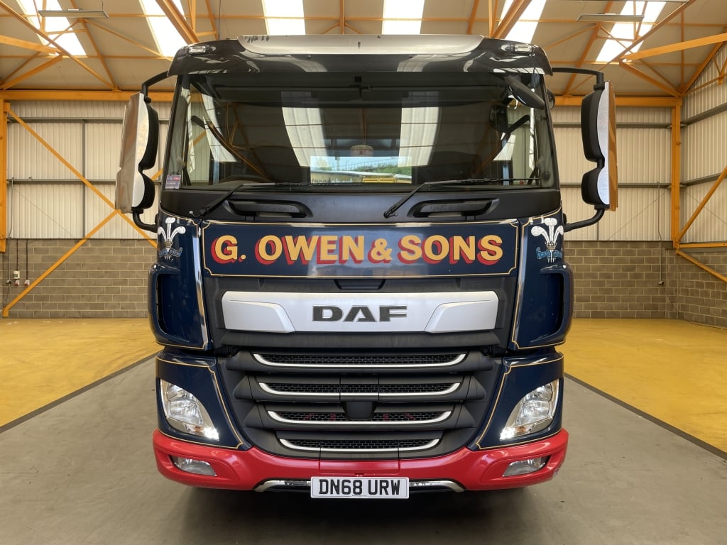 DAF CF450 8X2 TRIDEM BENNE BASCULANTE/SOUFFLEUSE EN ALUMINIUM POUR MARCHANDISES EN VRAC – 2018 – DN68 URW