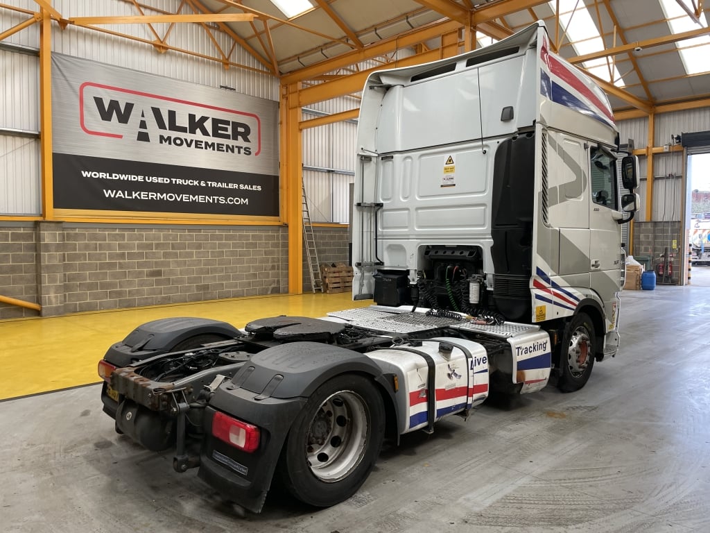 DAF XF106 530 LEFT HAND DRIVE *EURO 6* SUPER SPACE CAB LOW RIDE 4X2 TRACTOR UNIT – 2017 – GN67 UPS