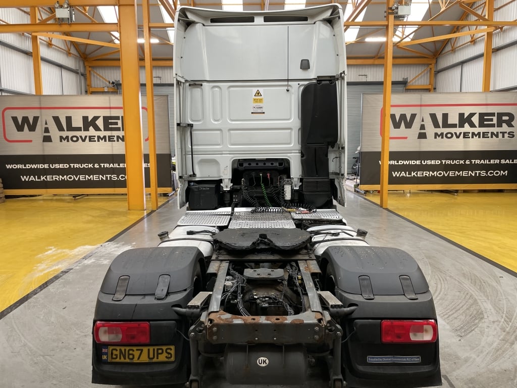 DAF XF106 530 LEFT HAND DRIVE *EURO 6* SUPER SPACE CAB LOW RIDE 4X2 TRACTOR UNIT – 2017 – GN67 UPS
