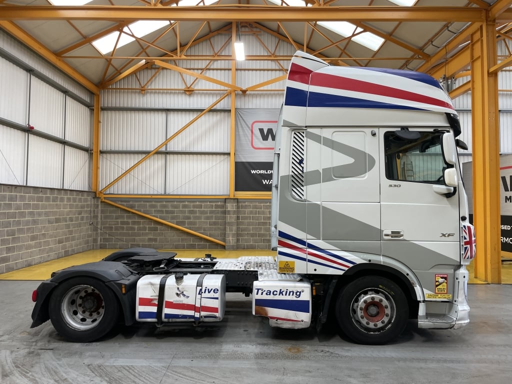 DAF XF106 530 LEFT HAND DRIVE *EURO 6* SUPER SPACE CAB LOW RIDE 4X2 TRACTOR UNIT – 2017 – GN67 UPS