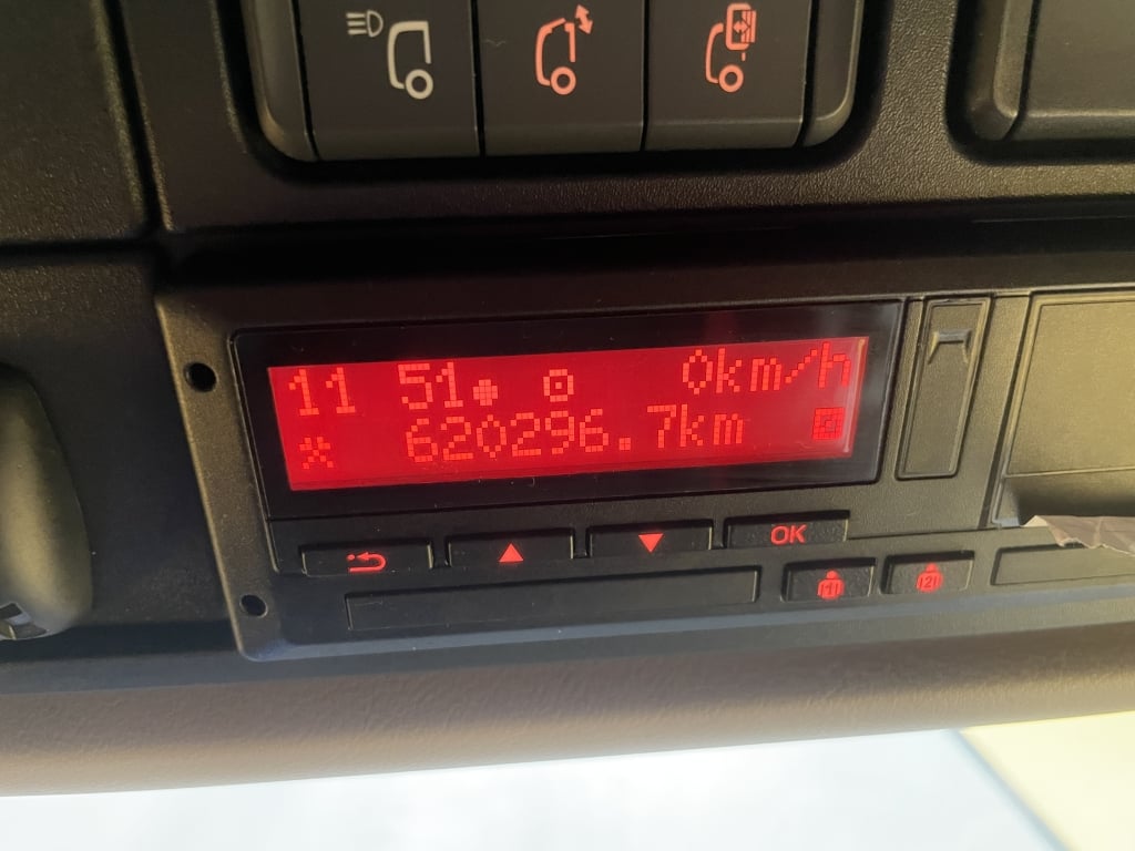 DAF XF106 530 *EURO 6* SUPER SPACE, 6X2 TAG AXLE TRACTOR UNIT – 2019 – NX19 OFU