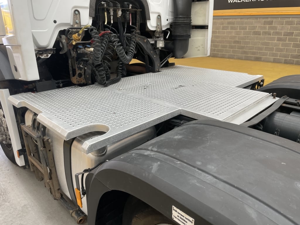 MERCEDES ACTROS 2543 *EURO 6* 6X2 TRACTOR UNIT – 2017 – YA17 NFH