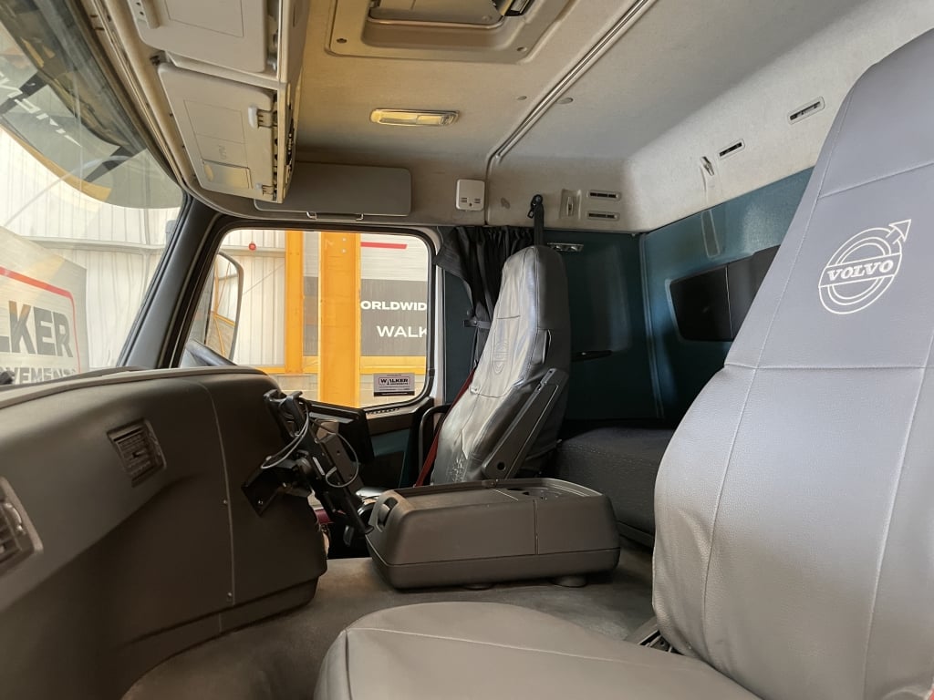VOLVO FM 460 *EURO 6*, BENNE BASCULANTE 8X4 À TRIDEM EN ALUMINIUM – 2017 – YK17 OGL