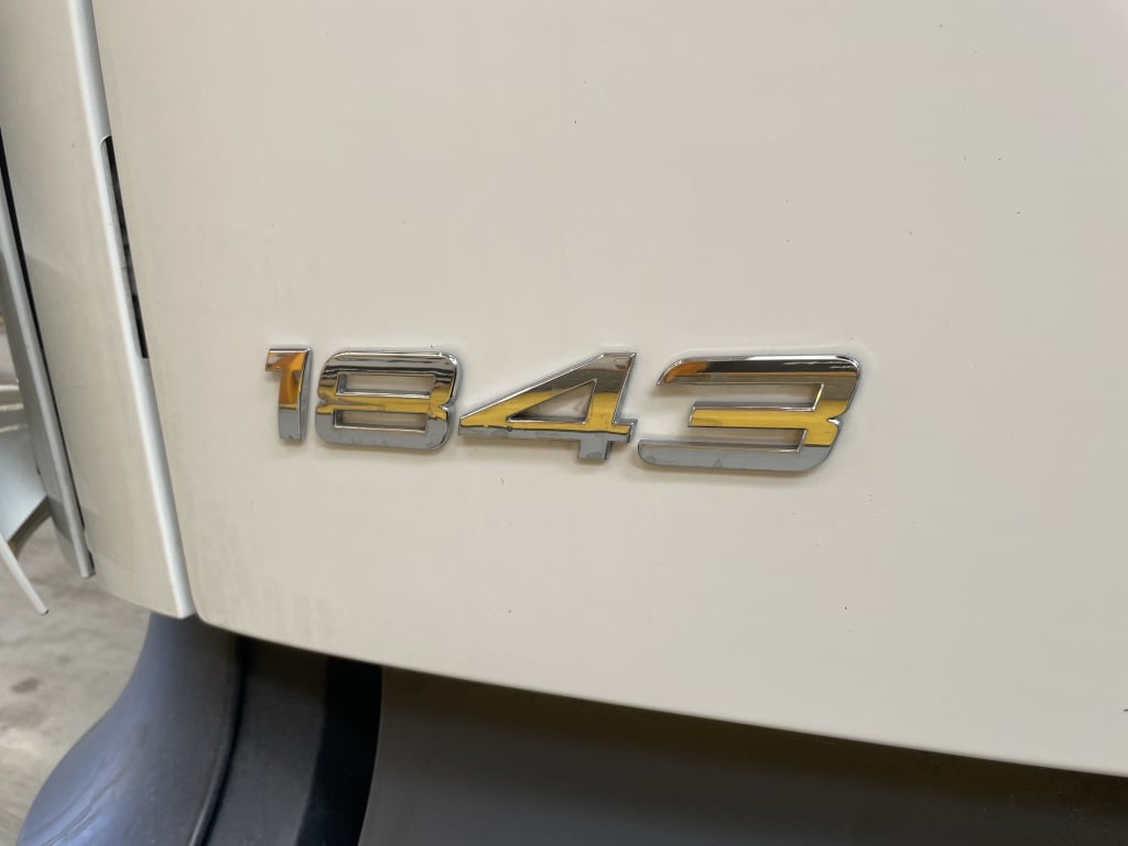MERCEDES ACTROS 1843 STREAMSPACE *EURO 6* 4X2 TRACTOR UNIT – 2017 – YT17 JFN