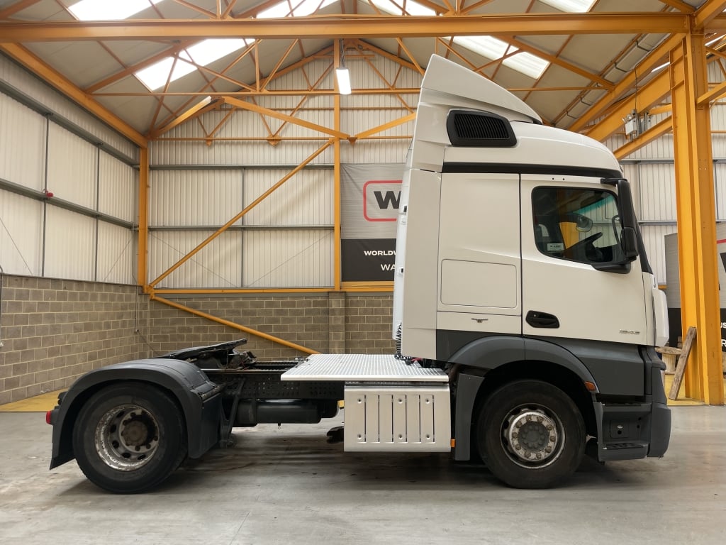 MERCEDES ACTROS 1843 STREAMSPACE *EURO 6* 4X2 TRACTOR UNIT – 2017 – YT17 JFN