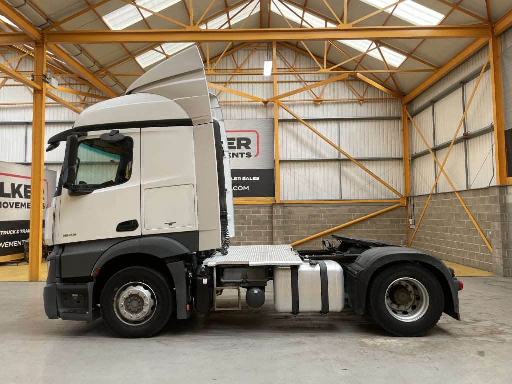 MERCEDES ACTROS 1843 STREAMSPACE *EURO 6* 4X2 TRACTOR UNIT – 2017 – YT17 JFN