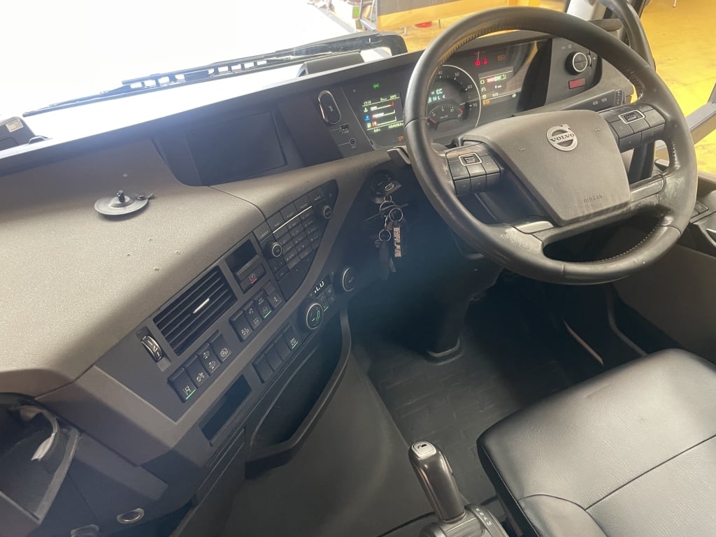 VOLVO FH 500 *EURO 6* GLOBETROTTER 6X2 TRACTOR UNIT – 2017 – AU67 HZG