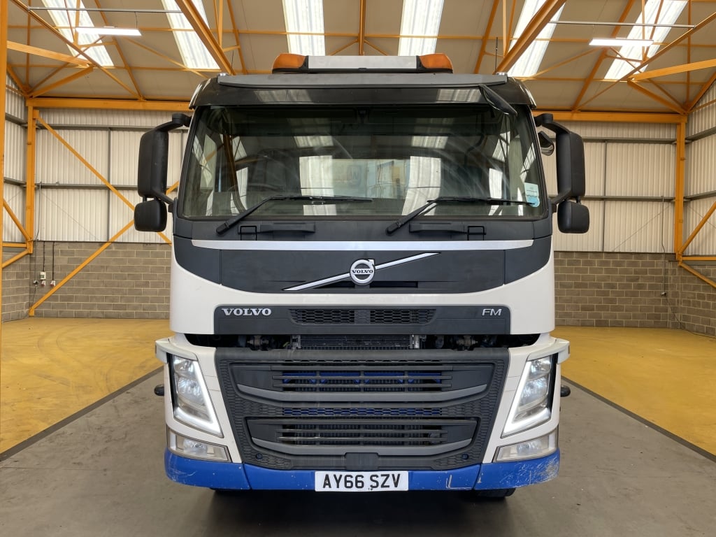 VOLVO FM 410 *EURO 6* 8X4 ALUMINIUM INSULATED TIPPER – 2016 – AY66 SZV