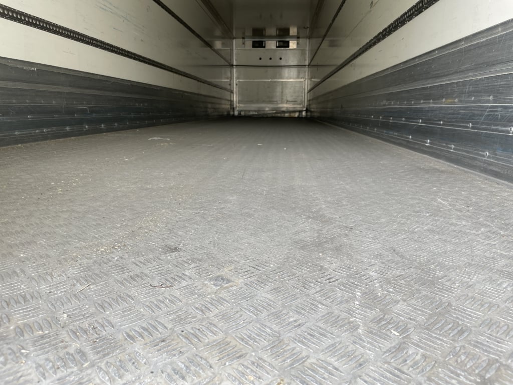 GRAY AND ADAMS 44FT INSULATED BOX TRAILER – 2003 – C115666