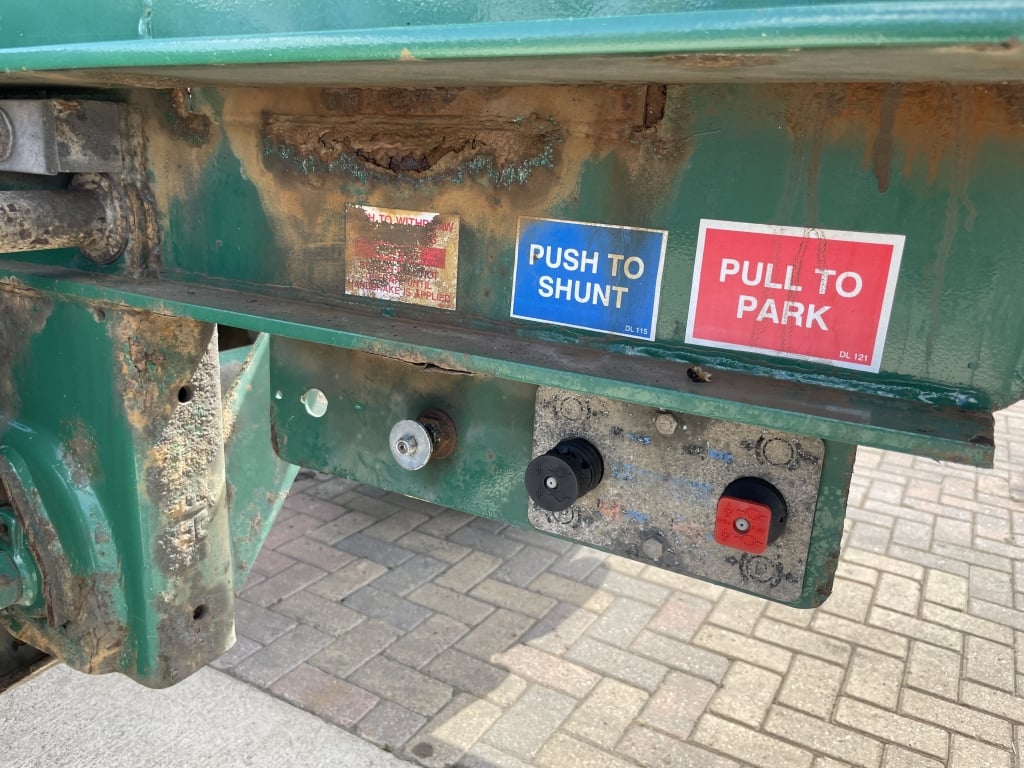 DENNISON LOCK AND GO SLIDING SKELETAL TRAILER – 2014 – C385449