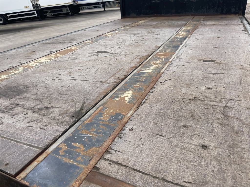 MONTRACON TRI AXLE STEPFRAME 44FT FLATBED TRAILER – 2011 – C494928