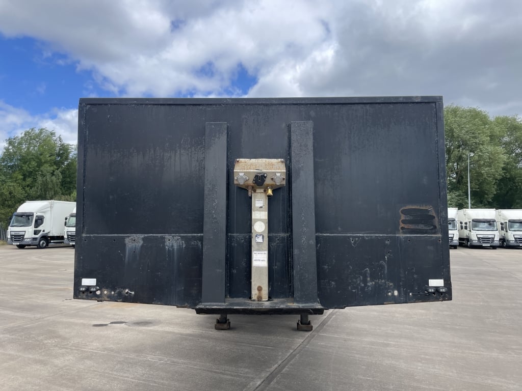 MONTRACON TRI AXLE STEPFRAME 44FT FLATBED TRAILER – 2011 – C494928