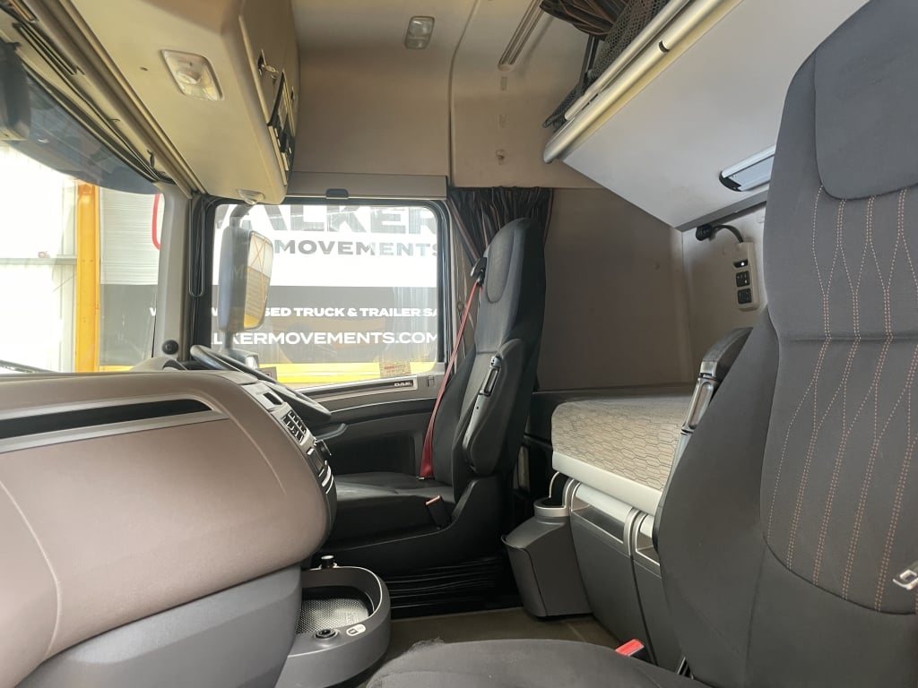DAF XF106 530 SPACE CAB *EURO 6* 52 tonnes, modèles spéciaux, tracteur routier 6x2 – 2017 – GN67 UPA