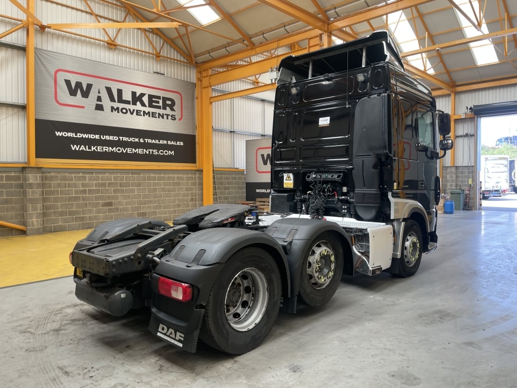 DAF XF106 530 SPACE CAB *EURO 6* 52 tonnes, modèles spéciaux, tracteur routier 6x2 – 2017 – GN67 UPA