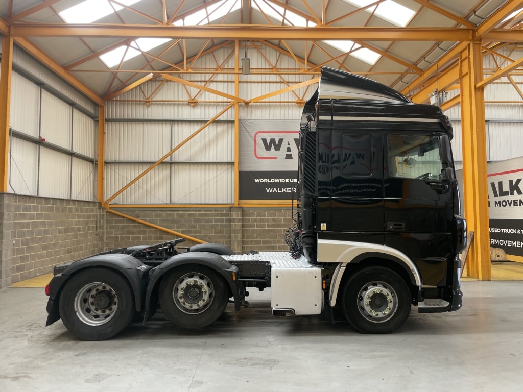 DAF XF106 530 SPACE CAB *EURO 6* 52 tonnes, modèles spéciaux, tracteur routier 6x2 – 2017 – GN67 UPA