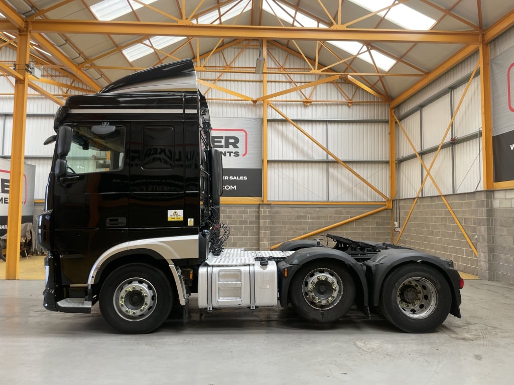 DAF XF106 530 SPACE CAB *EURO 6* 52 tonnes, modèles spéciaux, tracteur routier 6x2 – 2017 – GN67 UPA