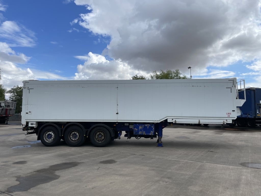 DENNISON ALUMINIMUM BULK TIPPING/BLOWER TRAILER C/W DONKEY ENGINE – 2013 – C357826