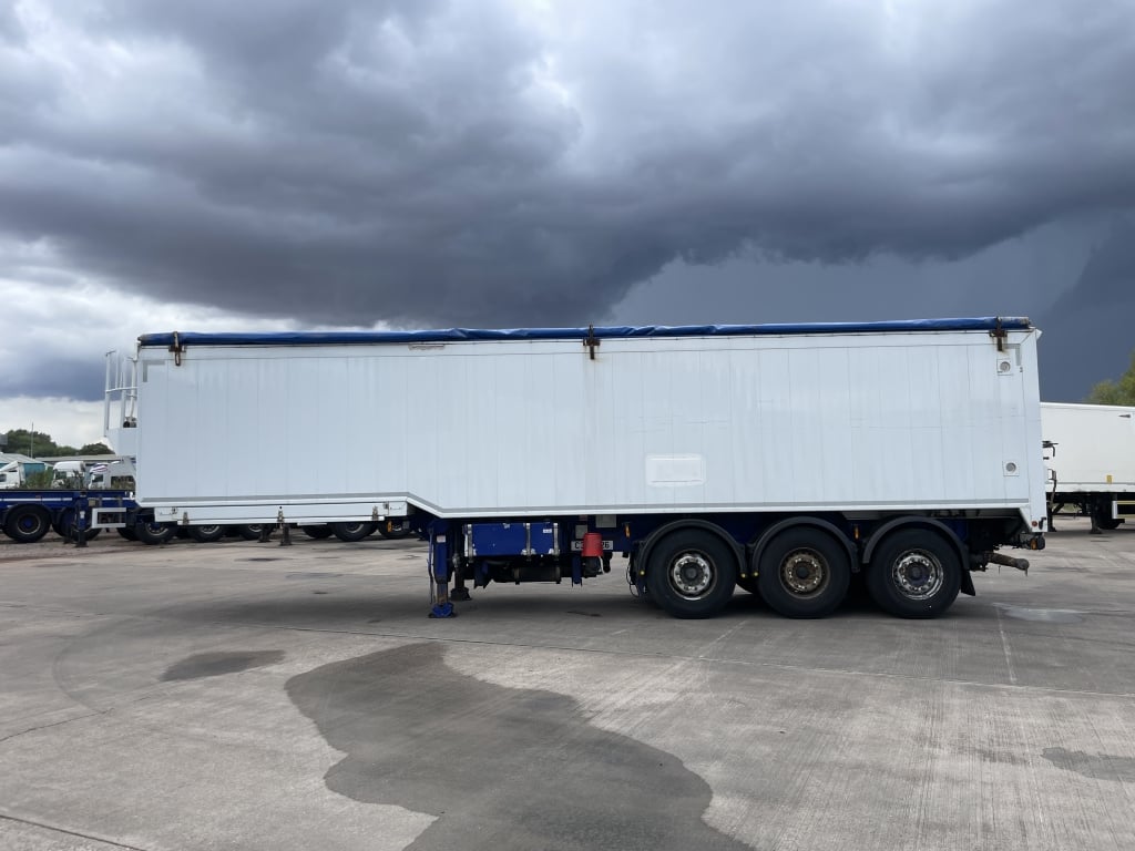 DENNISON ALUMINIMUM BULK TIPPING/BLOWER TRAILER C/W DONKEY ENGINE – 2013 – C357826