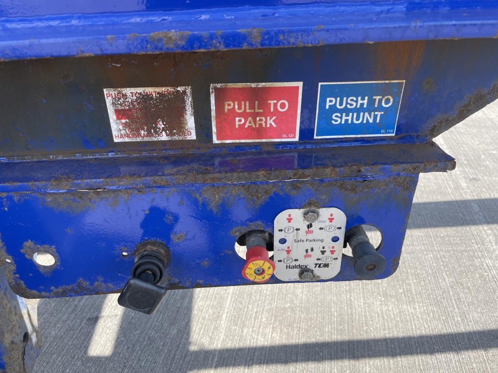 DENNISON LOCK AND GO SLIDING SKELETAL TRAILER – 2014 – C378210