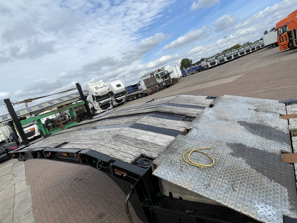 MONTRACTON TANDEM AXLE LOW LOADER / PLANT TRAILER – 2015 – C392615