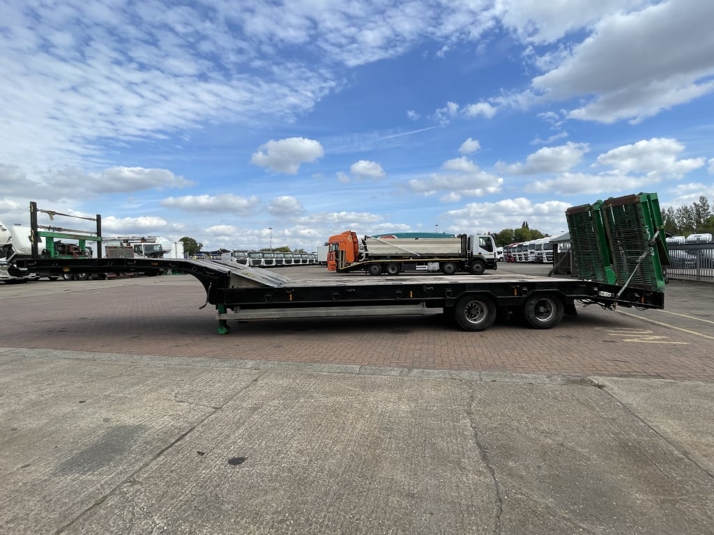 MONTRACTON TANDEM AXLE LOW LOADER / PLANT TRAILER – 2015 – C392615