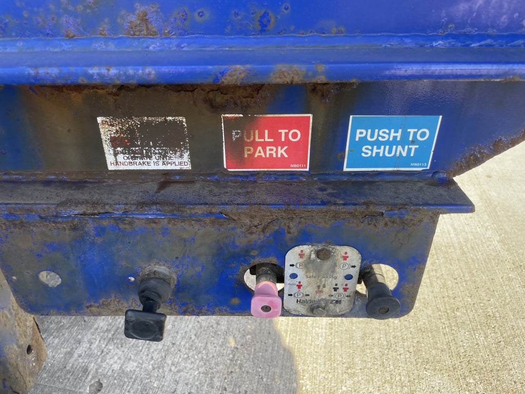 DENNISON LOCK AND GO SLIDING SKELETAL TRAILER – 2015 – C410791