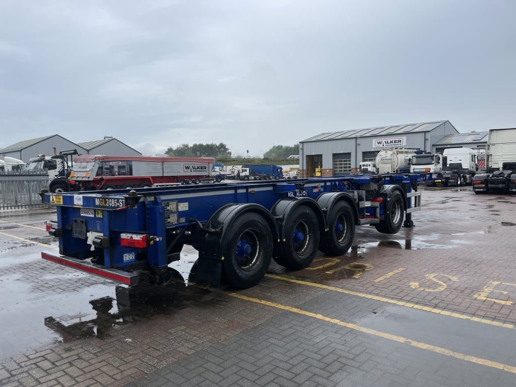 DENNISON MULTI PURPOSE SPLITTER SKELETAL TRAILERS – 2016 – C422857/C422858