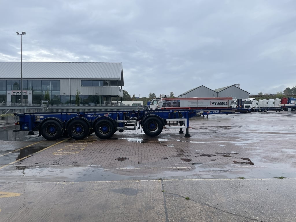 DENNISON MULTI PURPOSE SPLITTER SKELETAL TRAILERS – 2016 – C422857/C422858