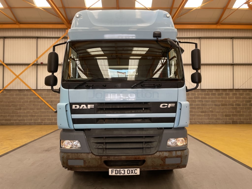 DAF CF85 SPACE CAB EURO 5, 4X2 TRACTOR UNIT – 2013 – FD63 OXC