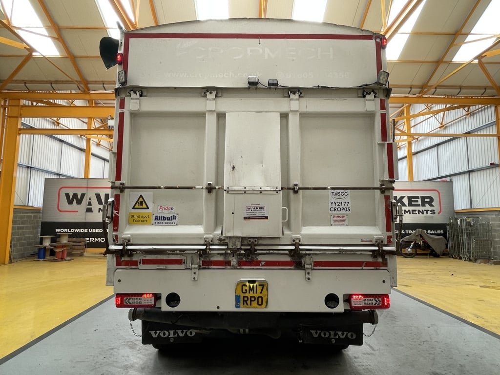 VOLVO FM 420 *EURO 6* 8X4 TRIDEM ALUMINIUM BULK TIPPER/BLOWER – 2017 – GM17 RPO