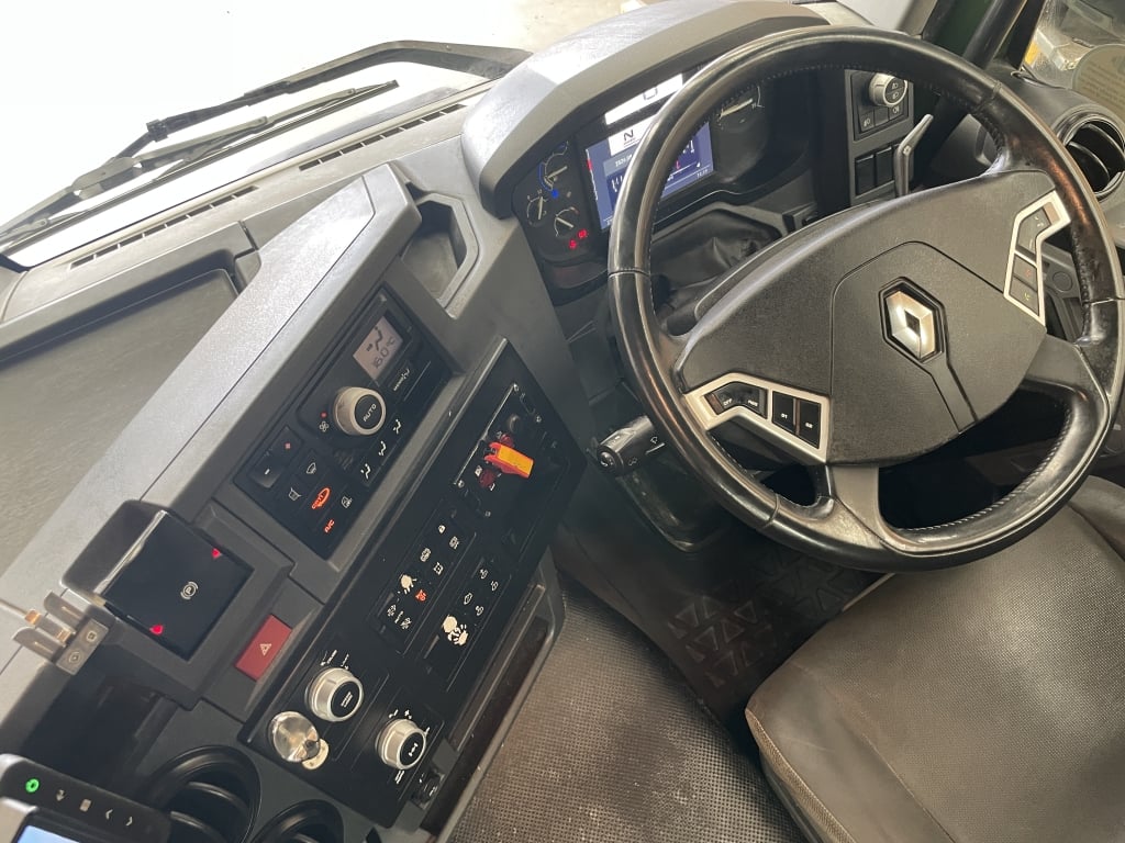 RENAULT C430 *EURO 6* BENNE BASCULANTE 8X4 EN ACIER – 2019 – HL19 UEH