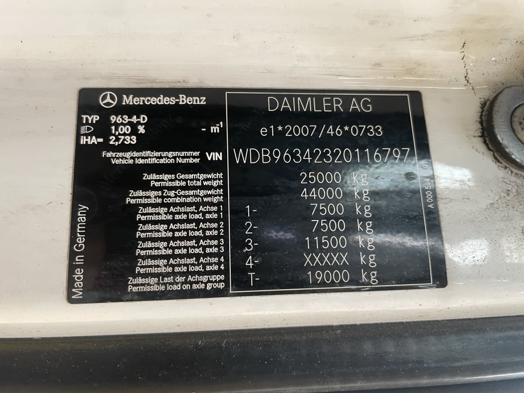 MERCEDES ACTROS 2551 GIGASPACE *EURO 6* 6X2 TRACTOR UNIT – 2017 – HX67 PNV