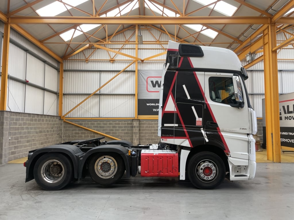 MERCEDES ACTROS 2551 GIGASPACE *EURO 6* 6X2 TRACTOR UNIT – 2017 – HX67 PNV