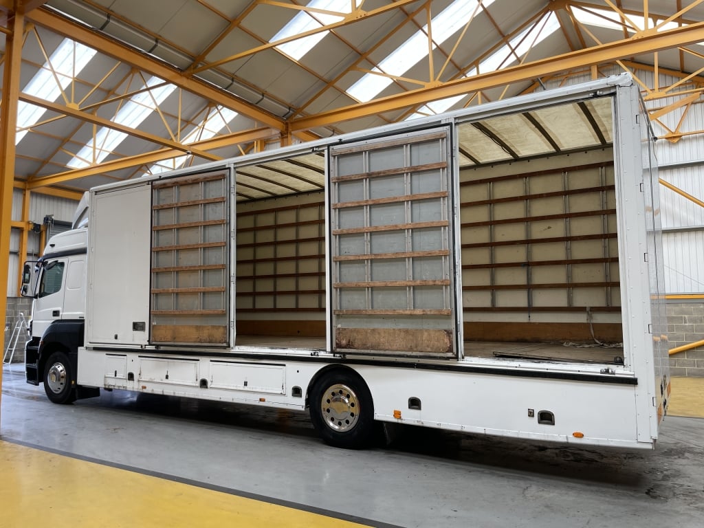 MERCEDES 1843 EURO 5 4X2, 18 TONNE REMOVAL BOX – 2009 – KP09 XTV