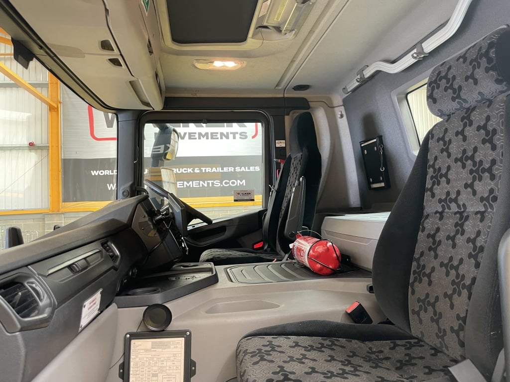 SCANIA P450 NEW GENERATION *EURO 6* PET REGS 6X2 TRACTOR UNIT – 2019 – MV69 KRG